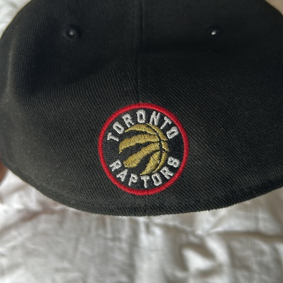 New Era Toronto Raptors fitted hat - Picture 3 of 6